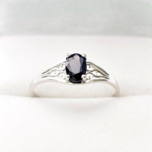 10K White Gold Natural Blue Sapphire (0.67ct) Ring